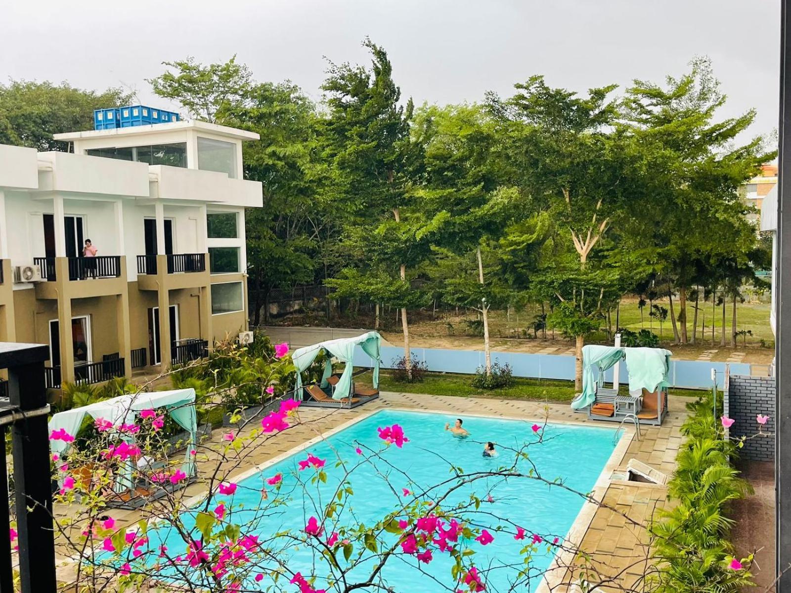 Wh Hotel & Service Apartment Thanlyin Екстер'єр фото