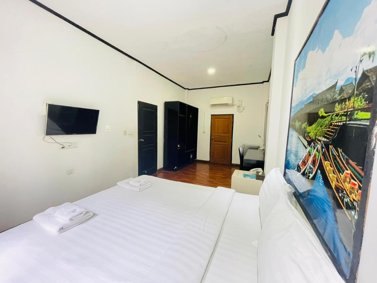 Wh Hotel & Service Apartment Thanlyin Екстер'єр фото