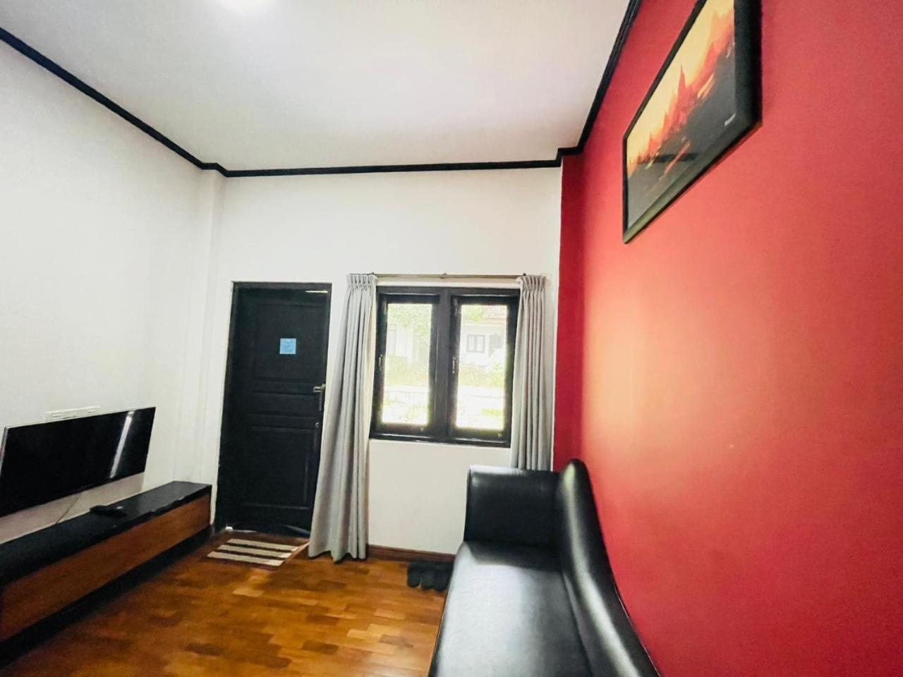 Wh Hotel & Service Apartment Thanlyin Екстер'єр фото