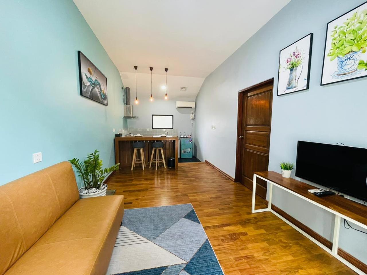 Wh Hotel & Service Apartment Thanlyin Екстер'єр фото