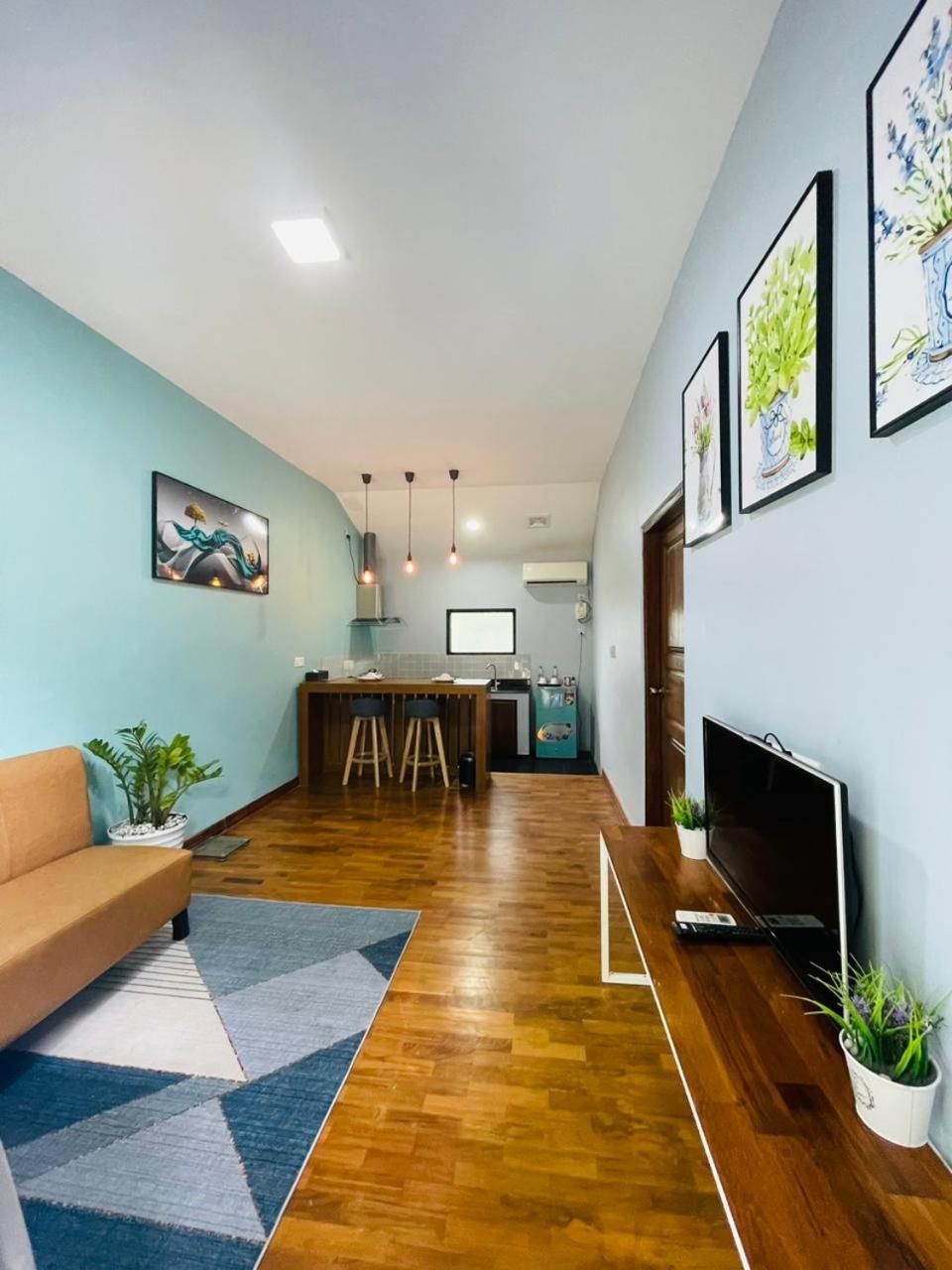 Wh Hotel & Service Apartment Thanlyin Екстер'єр фото