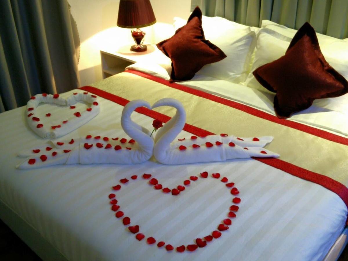 Wh Hotel & Service Apartment Thanlyin Екстер'єр фото