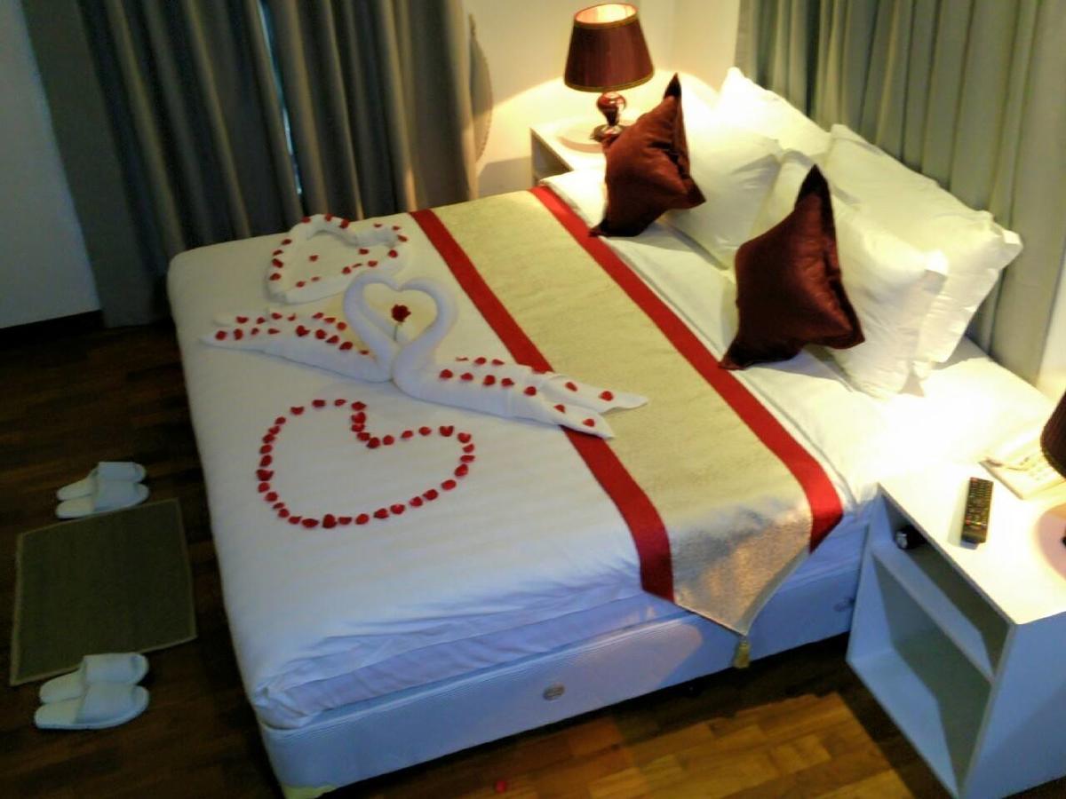 Wh Hotel & Service Apartment Thanlyin Екстер'єр фото