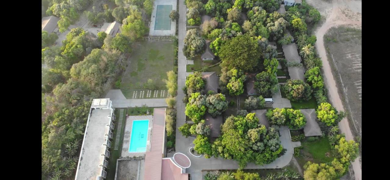Wh Hotel & Service Apartment Thanlyin Екстер'єр фото