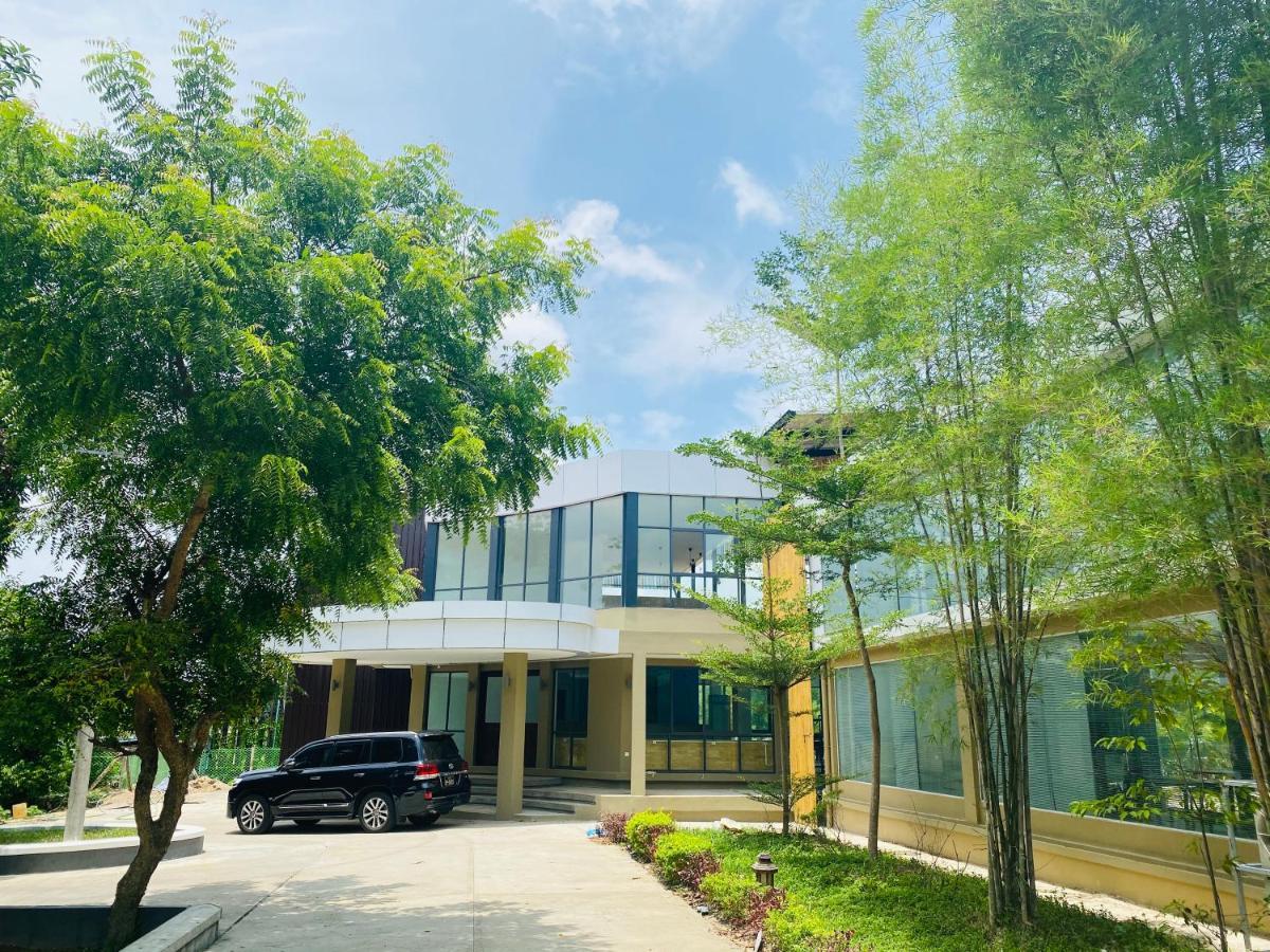 Wh Hotel & Service Apartment Thanlyin Екстер'єр фото